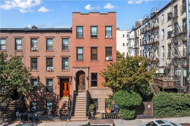 $2,995,000 | 93 Woodhull Street | Carroll Gardens