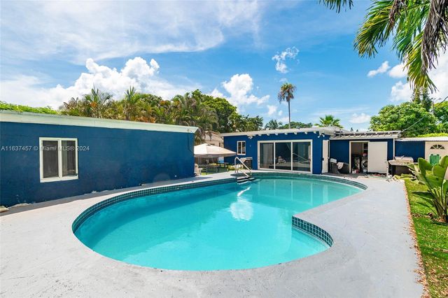 $649,900 | 1919 Sherman Street | Royal Poinciana