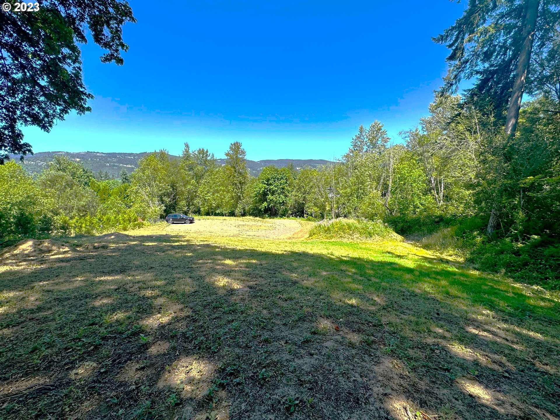 a view of an outdoor space and a yard