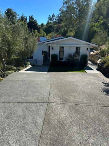 $7,950 | 4625 Paradise Drive | Tiburon