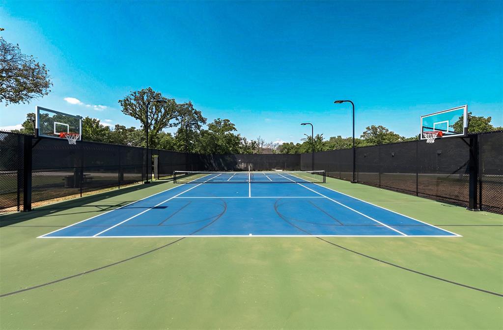 a view of a tennis court