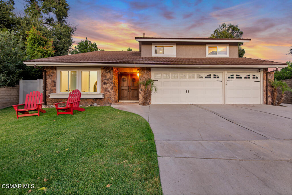 a front view of house with yard