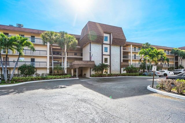 $359,900 | 6200 Northwest 2nd Avenue, Unit 219 | Boca Teeca