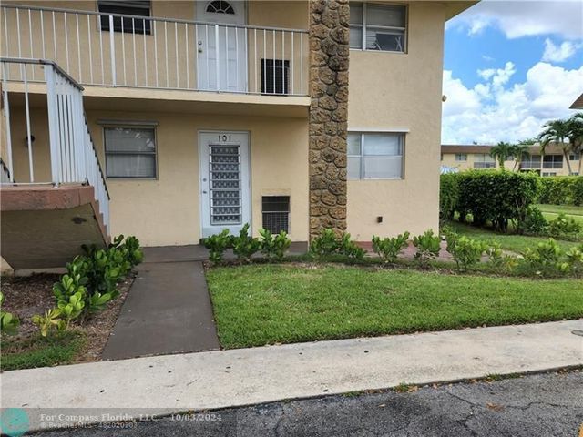 $2,000 | 9911 Sandalfoot Boulevard, Unit 101 | Sandalfoot Cove