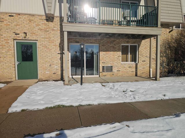 $145,000 | 2424 Independence Lane, Unit 2 | Sandburg