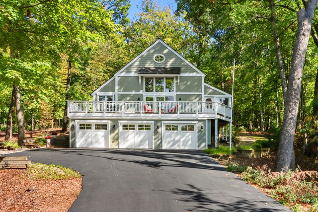 $2,999,000 | N1542 North Creekside Lane | Linn