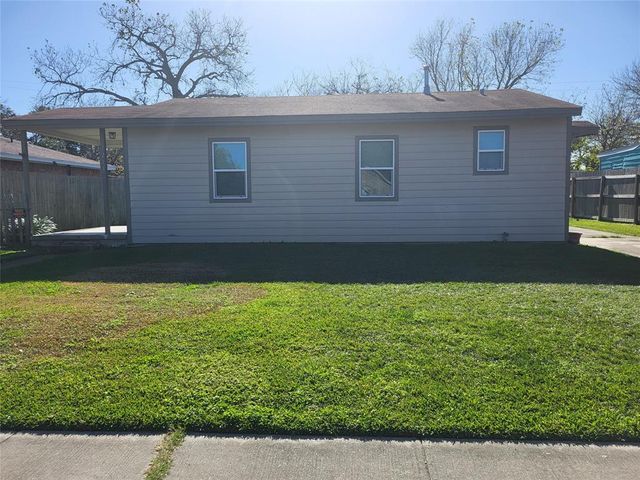 $1,300 | 1211 9th Avenue North | Texas City