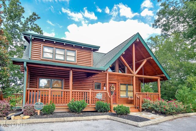 $739,000 | 1912 Creek Overlook Way | Pigeon Forge