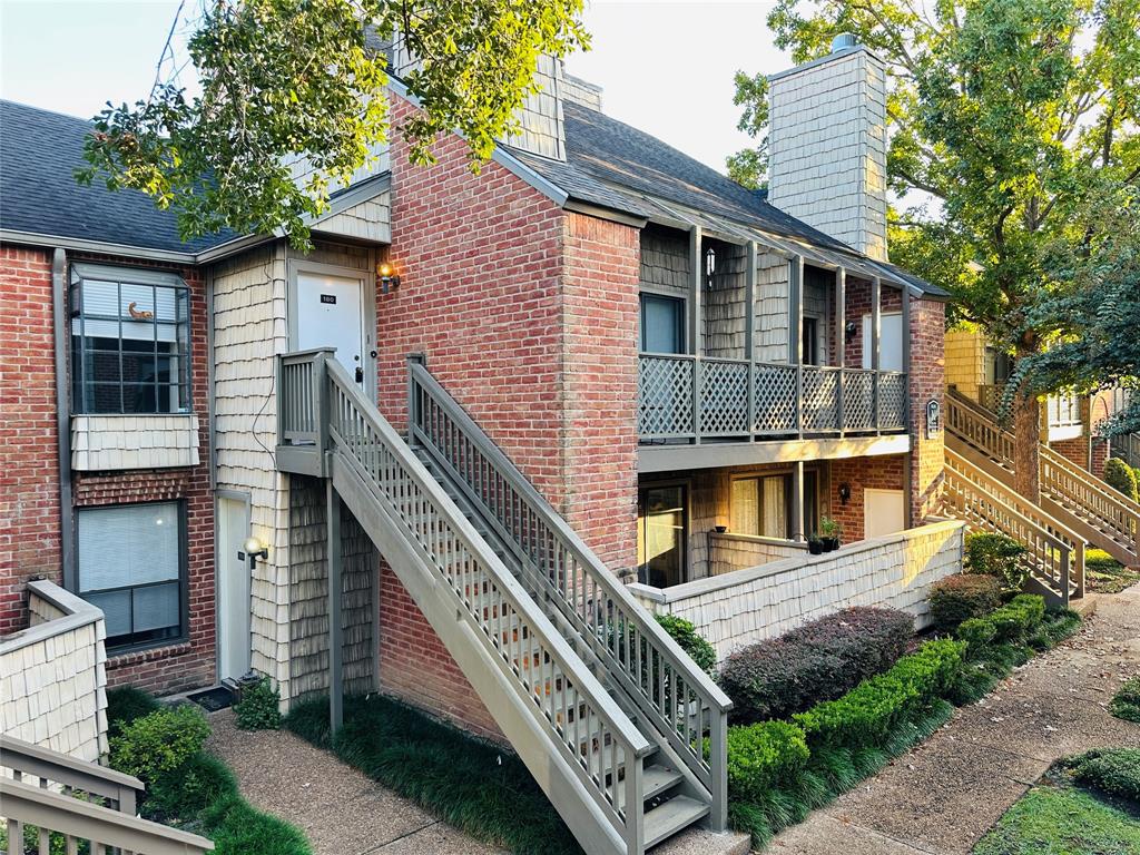 a house view with a outdoor space