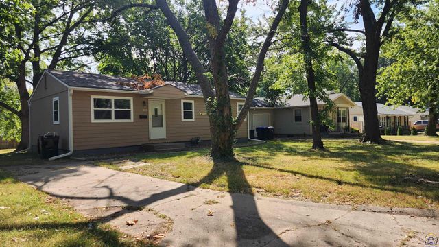 $169,000 | 1940 Southwest Quivira Drive | Topeka