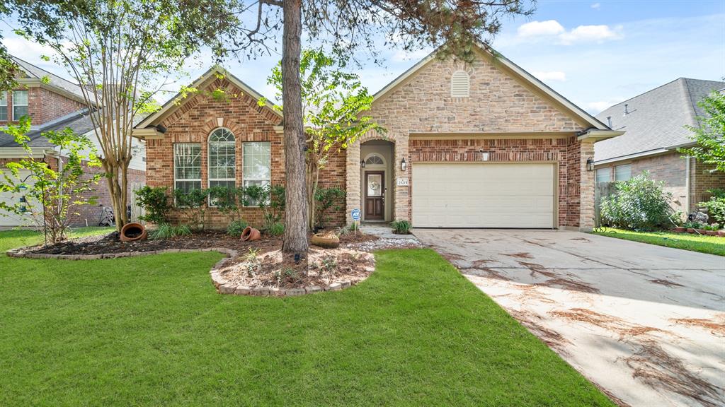 Welcome to 25215 Kelton Hills Lane! This 2-story foyer offers 2,610 sqft of living space, 3 bedrooms, 3 bathrooms, a home office, and a loft upstairs.