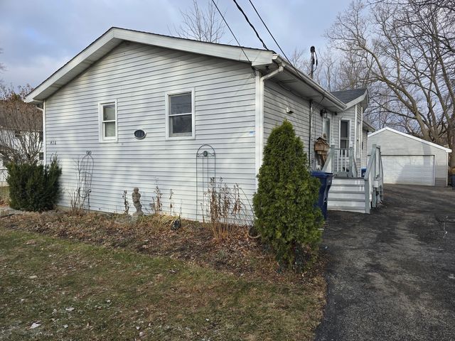 $219,900 | 416 Ravine Avenue | Waukegan