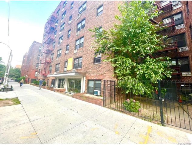 $335,000 | 143-40 Roosevelt Avenue, Unit 4G | Downtown Flushing