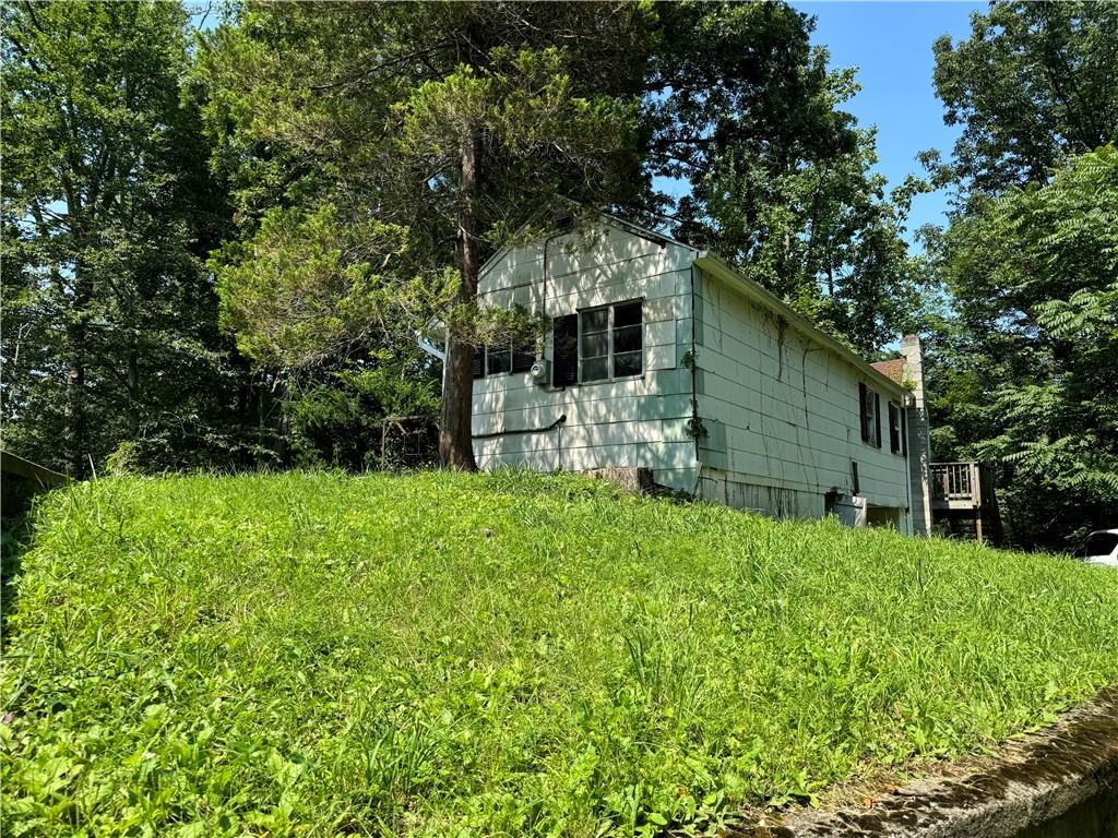 View of home's exterior