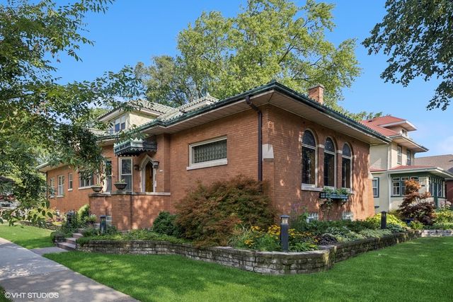 $925,000 | 1147 Wenonah Avenue | Oak Park