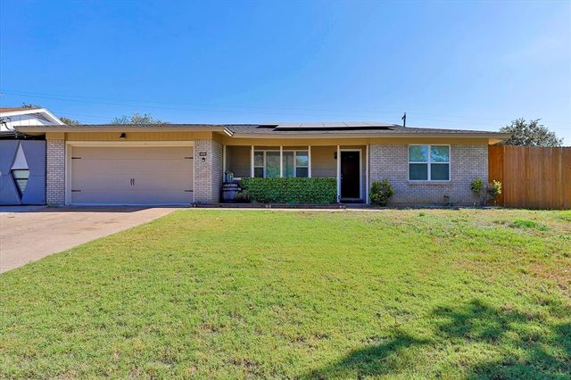 $285,000 | 4425 Owendale Drive | Benbrook