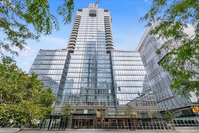 $1,824,975 | 10 West End Avenue, Unit 5H | Upper West Side