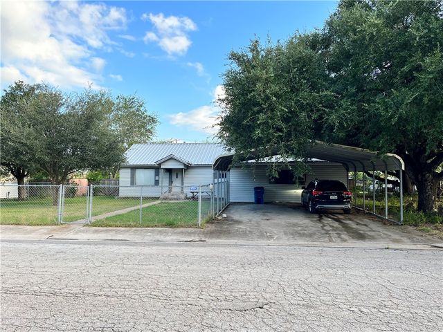 $129,995 | 305 East Laredo Street | Freer