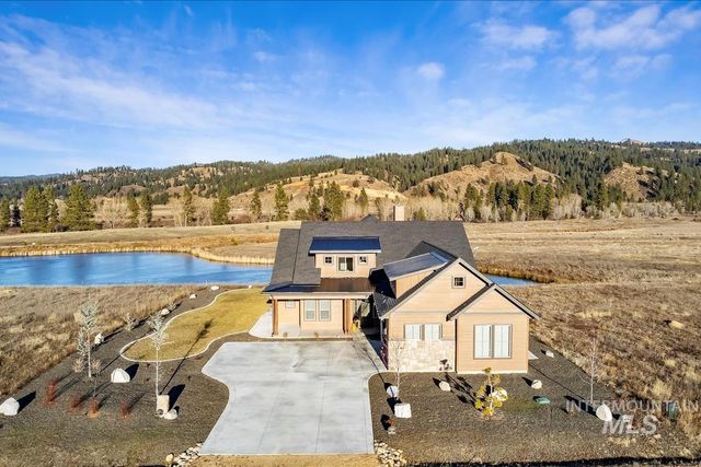 $1,075,000 | 38 Singing Spring Way Garden Valley | Garden Valley