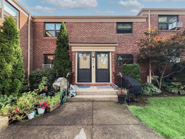 $368,888 | 74-69 220th Street, Unit 100B2 | Oakland Gardens