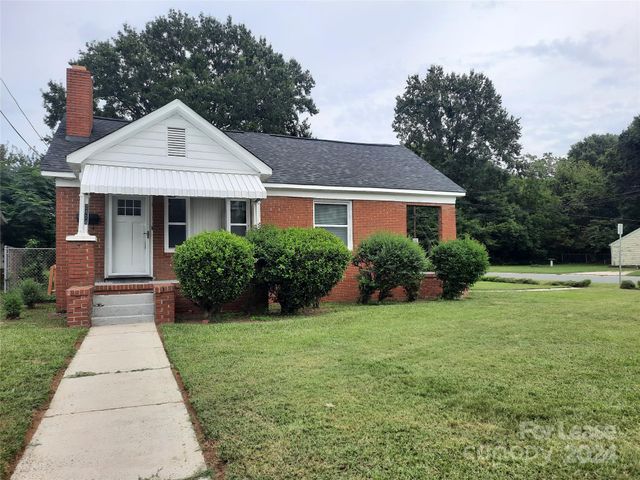 $1,650 | 2424 Statesville Avenue | Druid Hills South