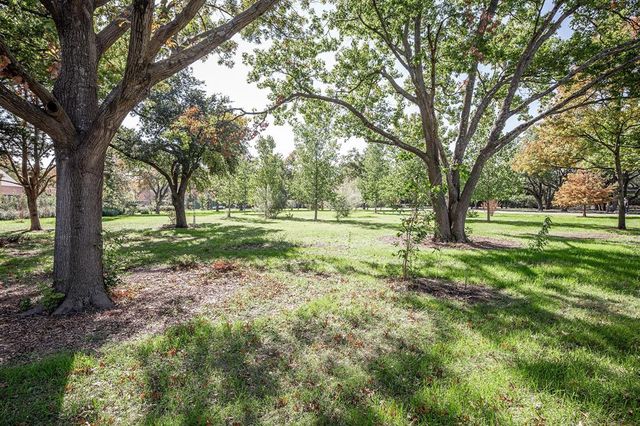 $4,295,000 | 6406 Belmead Drive | Forest Court