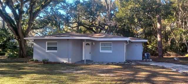 $1,450 | 2500 Northeast 49th Avenue | Silver Springs