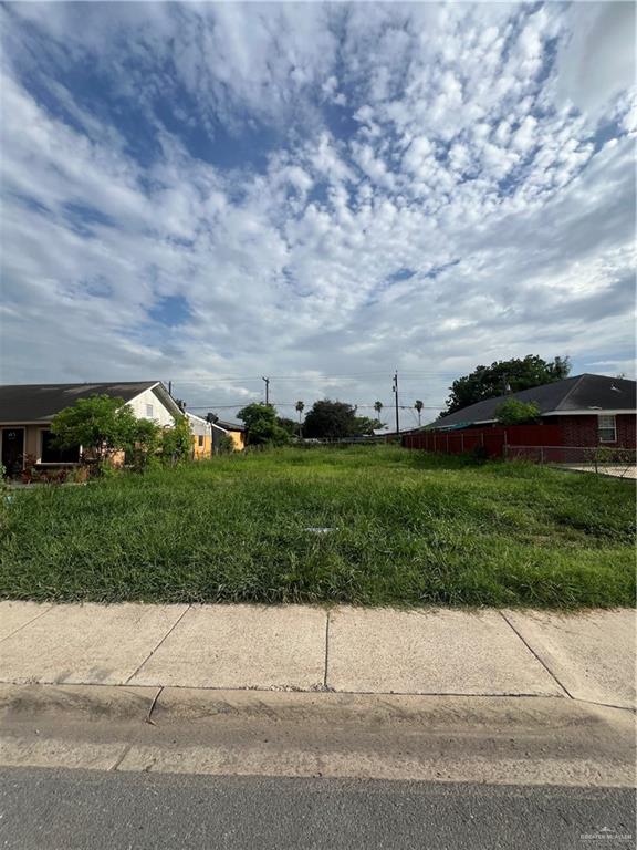 front view of house with a yard