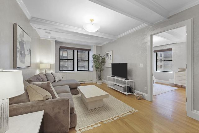 $1,035,000 | 110 Central Park South, Unit 5C | Central Park South