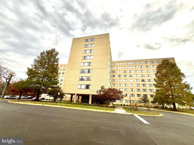 $270,000 | 6641 Wakefield Drive, Unit 513 | River Towers Condominiums