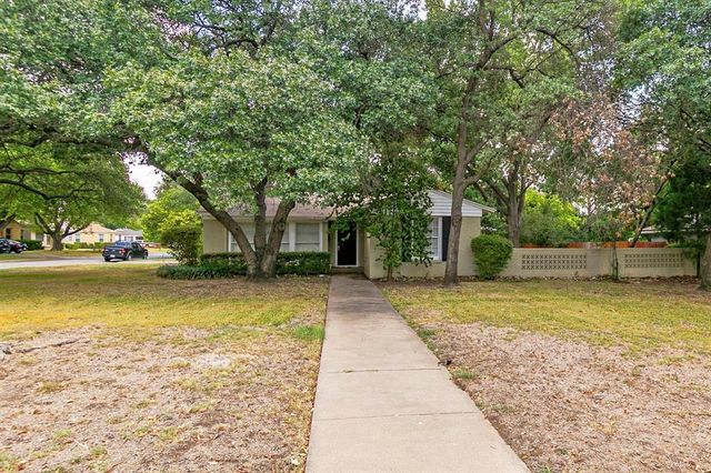 $2,500 | 4109 Trail Lake Drive | Westcliff