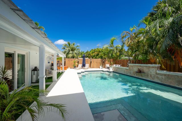 $1,550,000 | 1205 11th Street | Key West