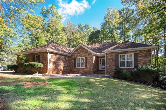 $399,000 | 26 Creekwood Court | Carrington Pointe at Lake Swan