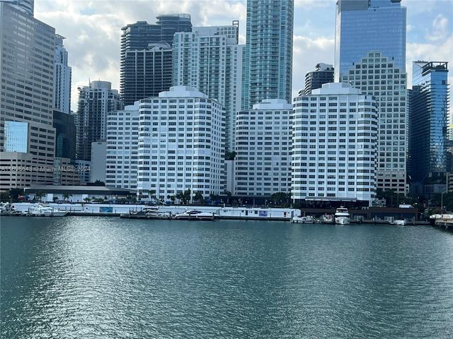 $2,950 | 905 Brickell Bay Drive, Unit 421 | Brickell