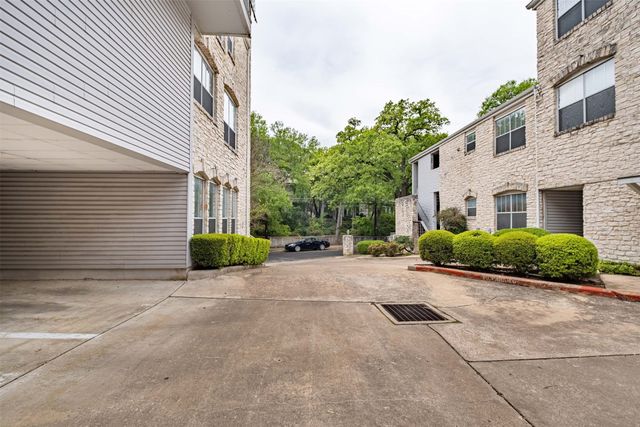 $299,000 | 2520 Quarry Road, Unit 204 | Tarrytown