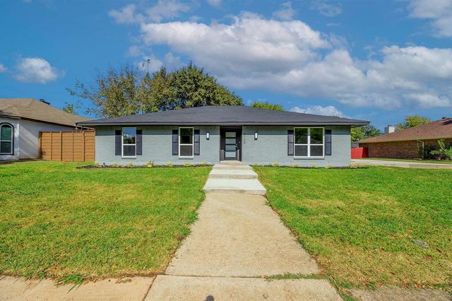 $360,000 | 8709 Woodlake Drive | Rowlett