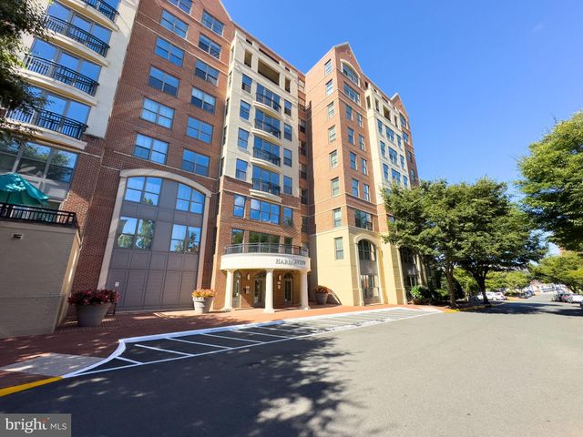 $550,000 | 485 Harbor Side Street, Unit 401 | Belmont Town Center