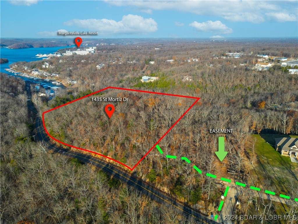 Lot lines & easement approximate.