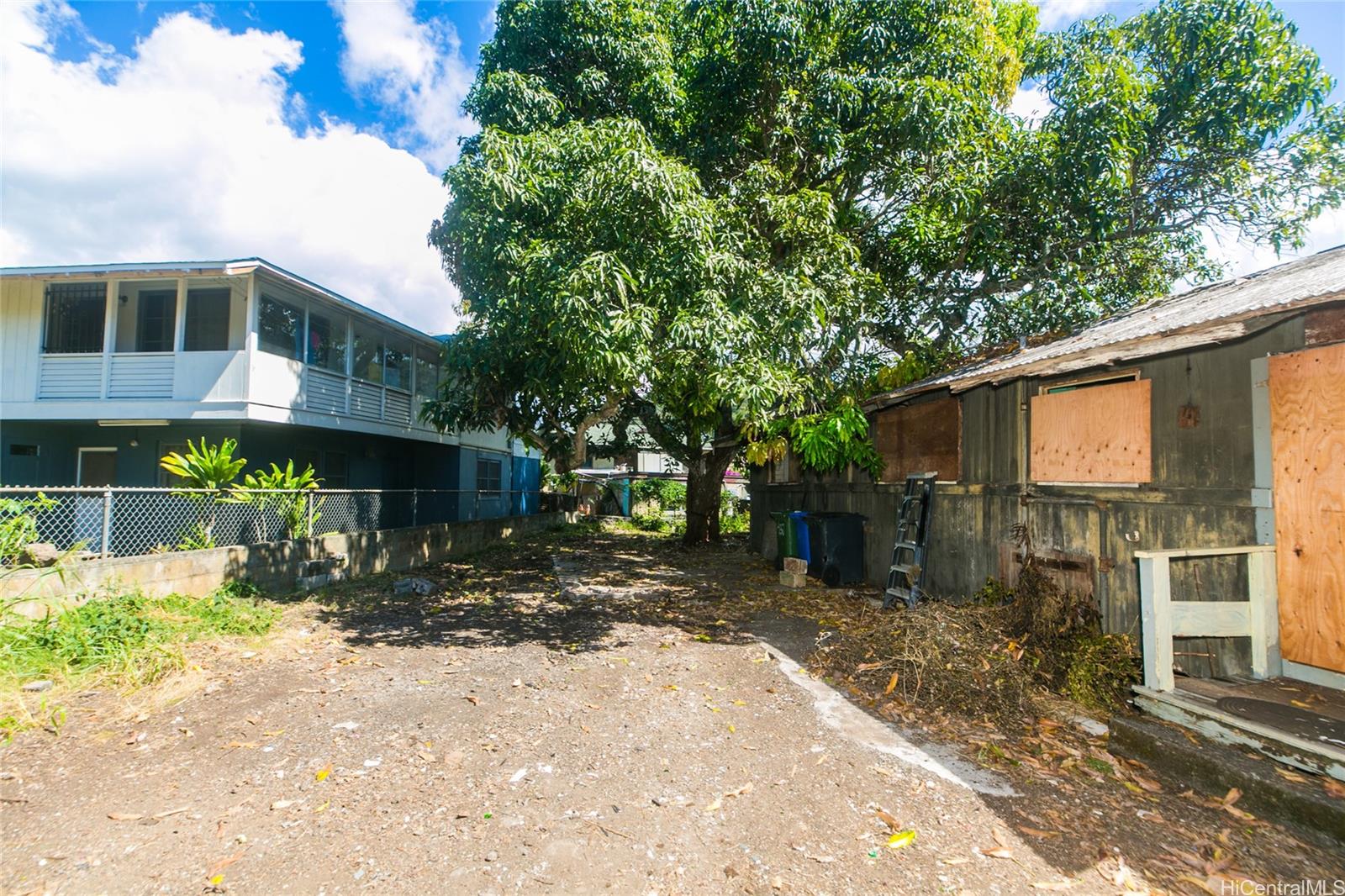 a house view with a outdoor space