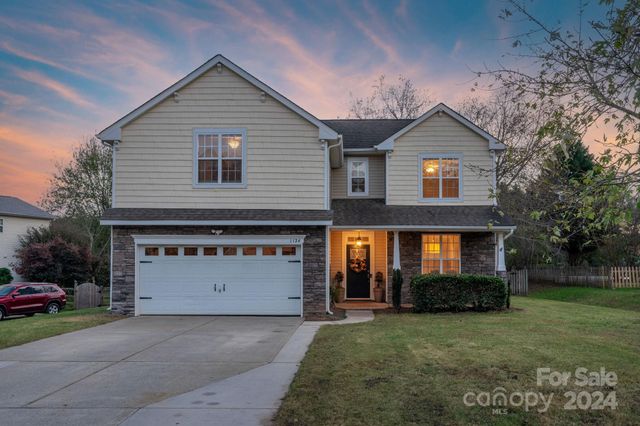 $530,000 | 1124 Woodwinds Drive | Wesley Chapel