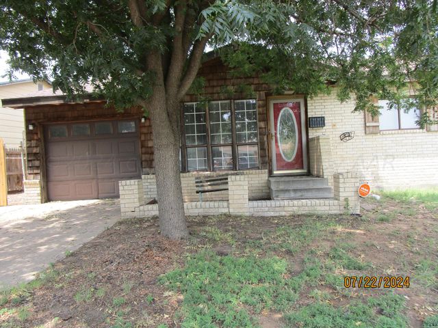 $1,500 | 100 West Ocla Street | Borger