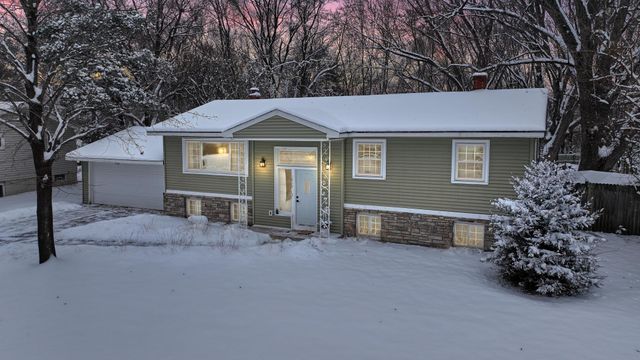 $375,000 | 1939 Lakeaires Boulevard | White Bear Lake