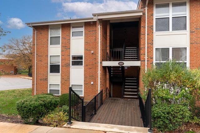 $217,500 | 1966 Hunting Lake Court, Unit 302 | Kirkwood