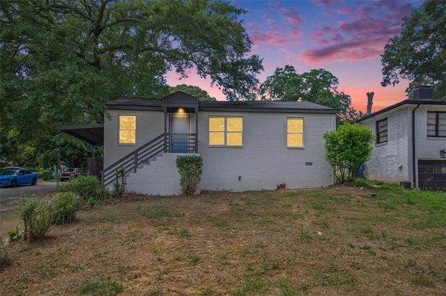 $403,500 | 166 Burbank Drive Northwest | Hunter Hills