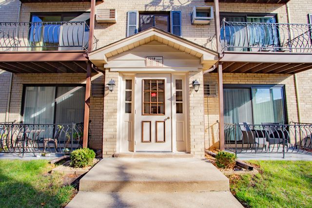 $164,000 | 7218 West Wrightwood Avenue, Unit 211 | Elmwood Park