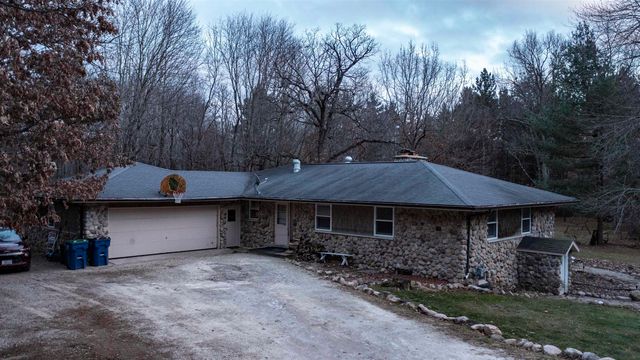 $299,900 | E1957 North Westgate Acres Road | Farmington