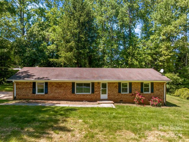 $259,000 | 2109 Farmbrook Drive | Statesville