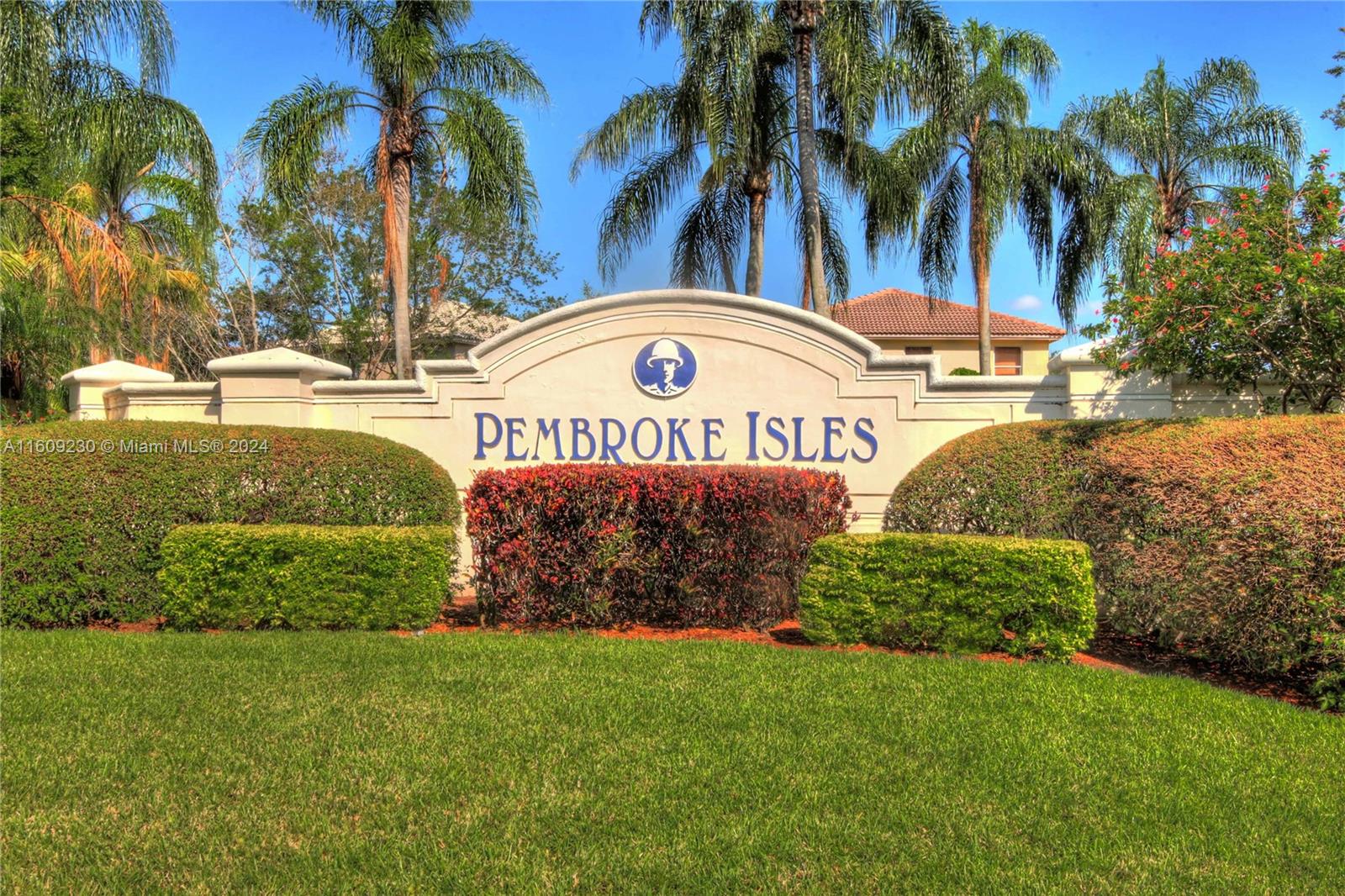 a view of sign board with a yard