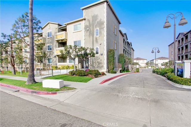 $599,000 | 1437 Lomita Boulevard, Unit 325 | Harbor City