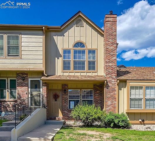 $334,000 | 6737 Overland Drive | Rockrimmon